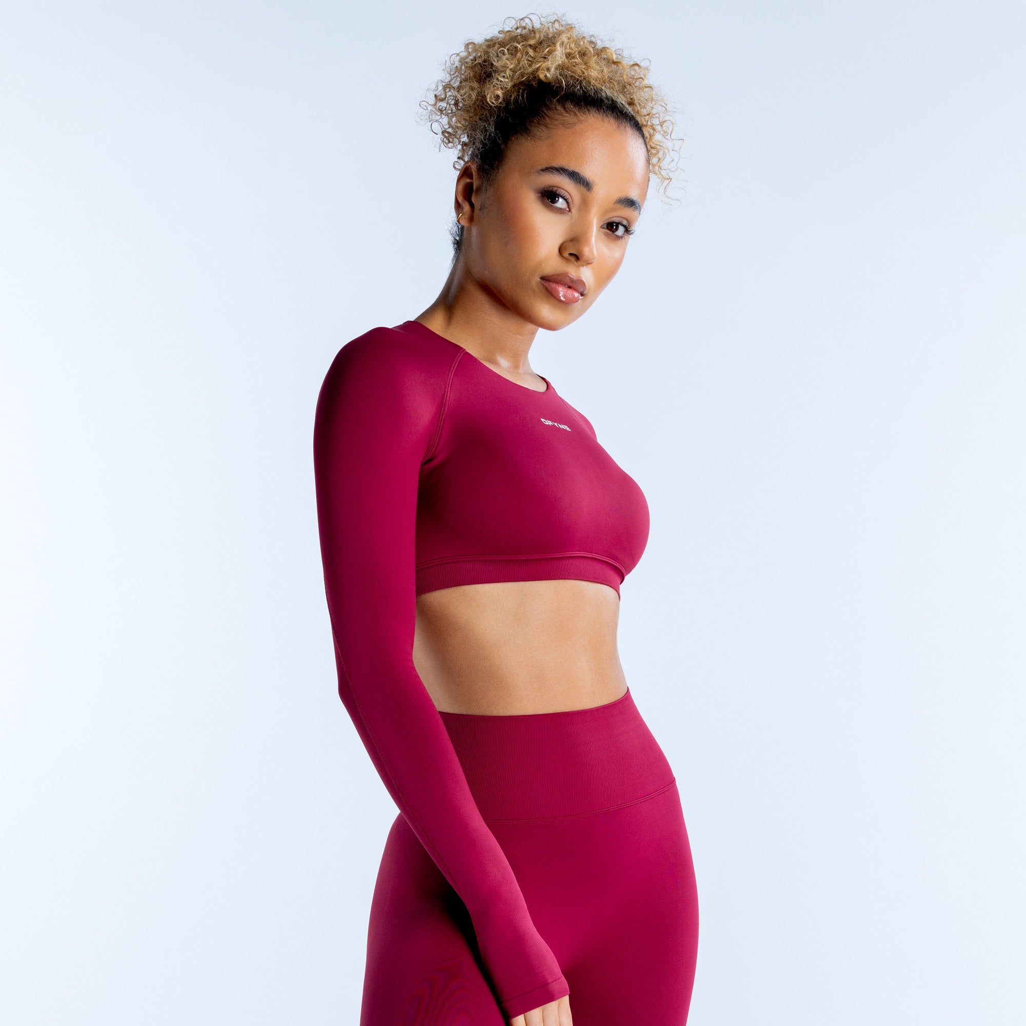 DFYNE Dynamic Long Sleeve Crop Top Dam Fuchsia | 4392518-AO