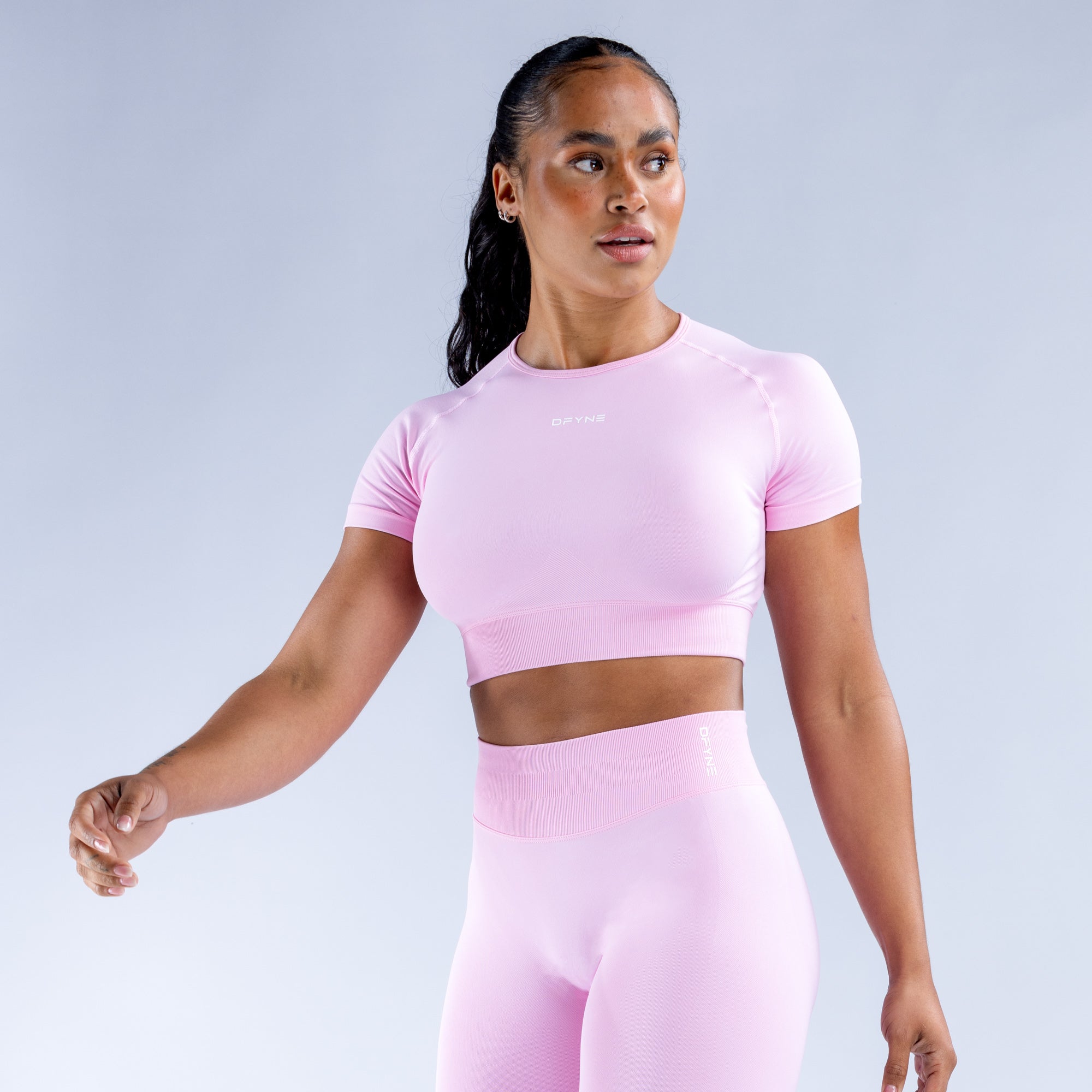 DFYNE Impact Crop Top Dam Ljusrosa Rosa | 8374612-WT