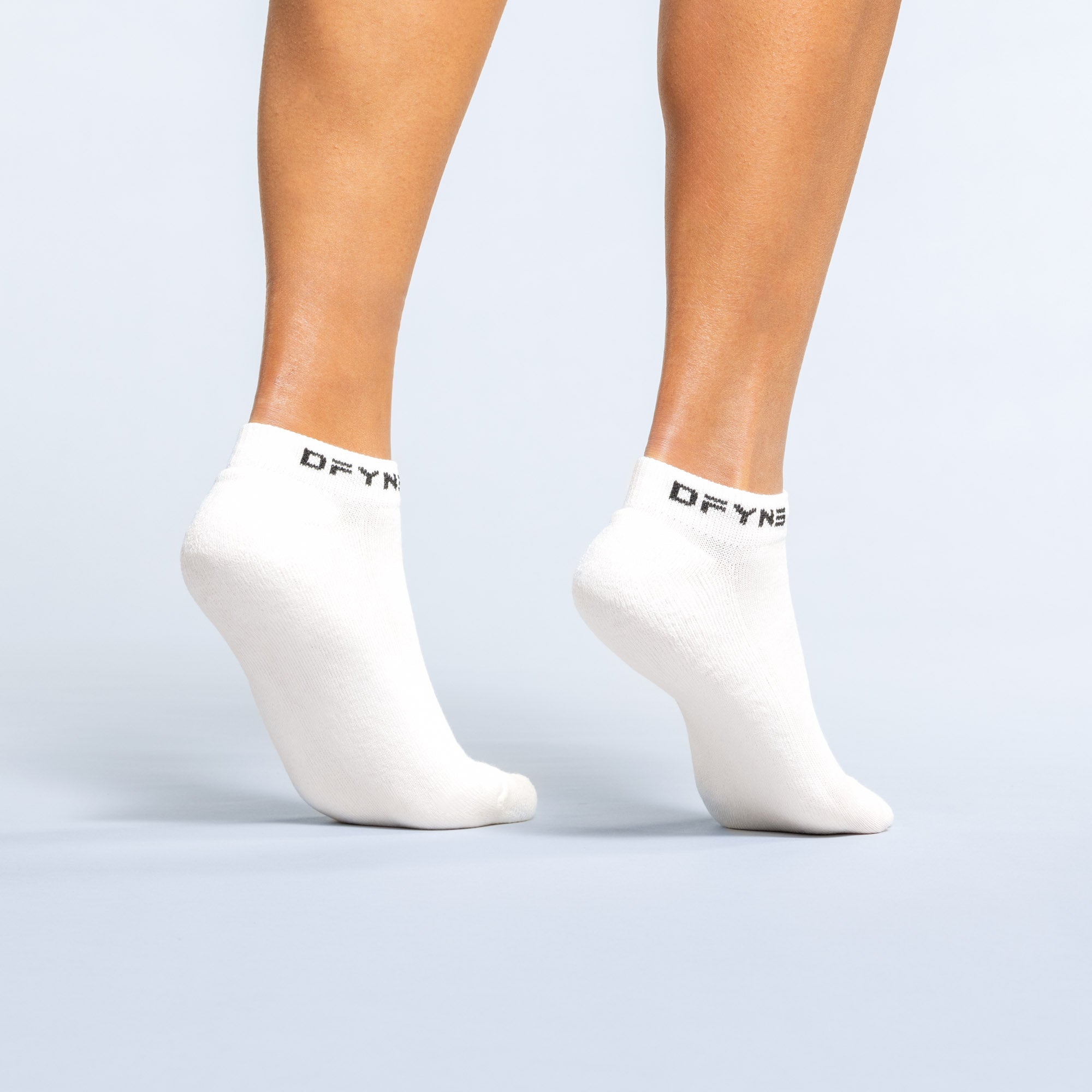 DFYNE Revive Ankle Strumpor Dam Vita Svarta | 9851734-PS