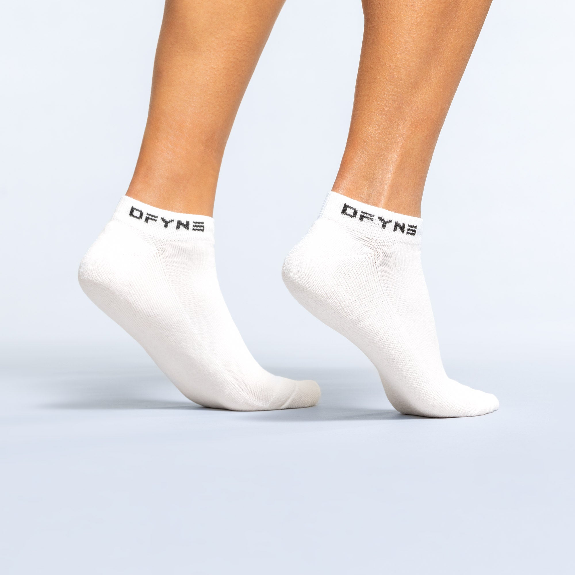 DFYNE Revive Ankle Strumpor Dam Vita Svarta | 9851734-PS